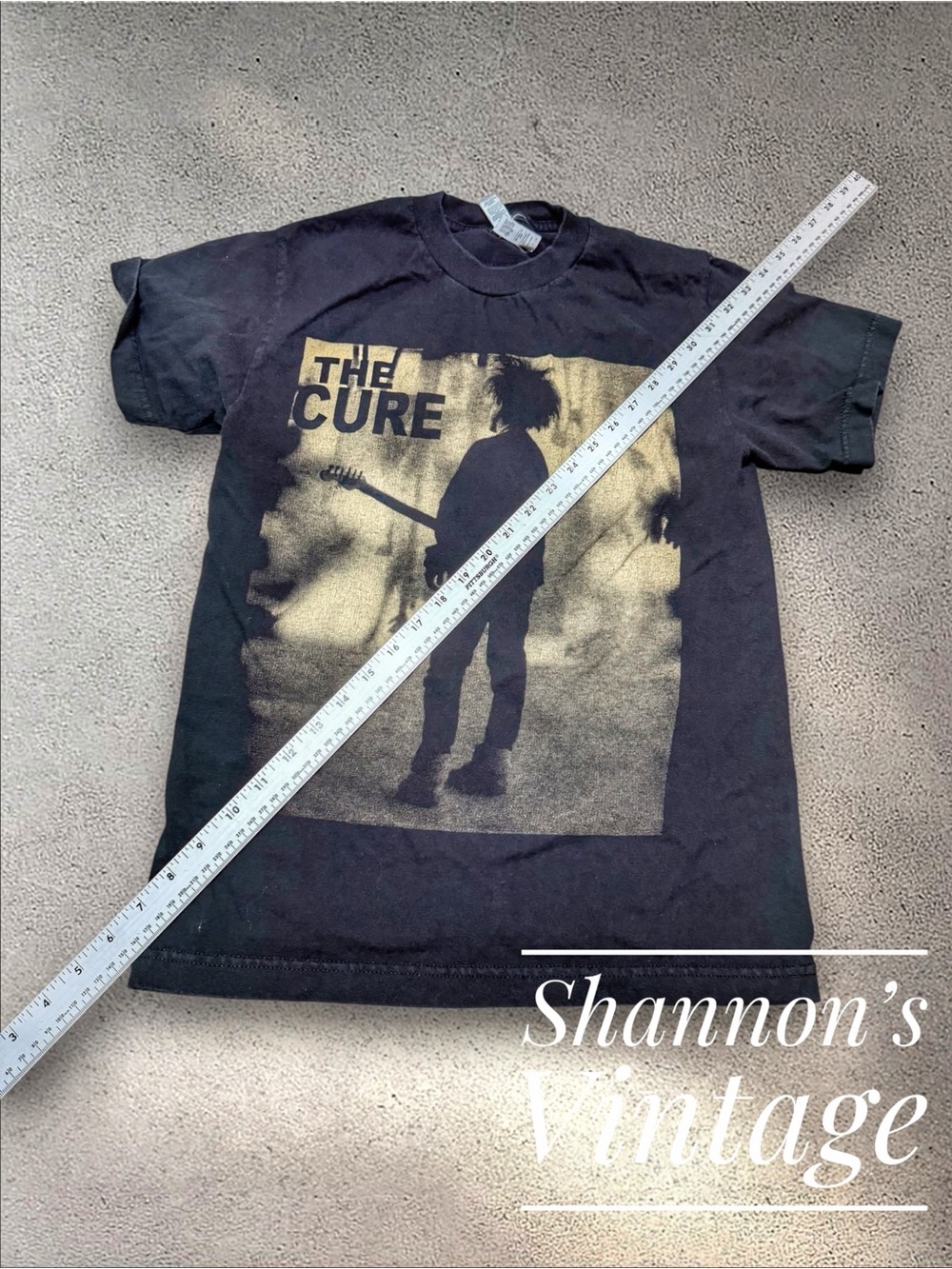 The CURE Boys Don't Cry Robert Smith Sz small Tee A11